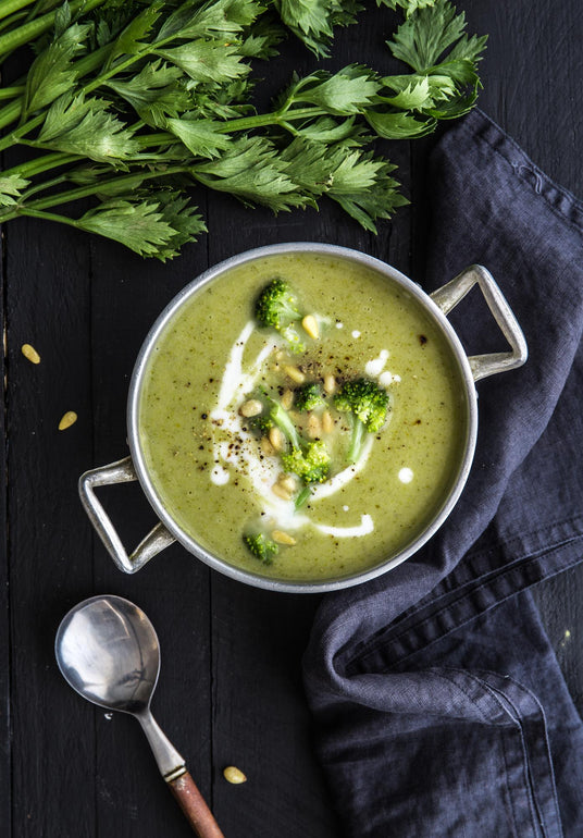 Brokkolisuppe mit Sellerie