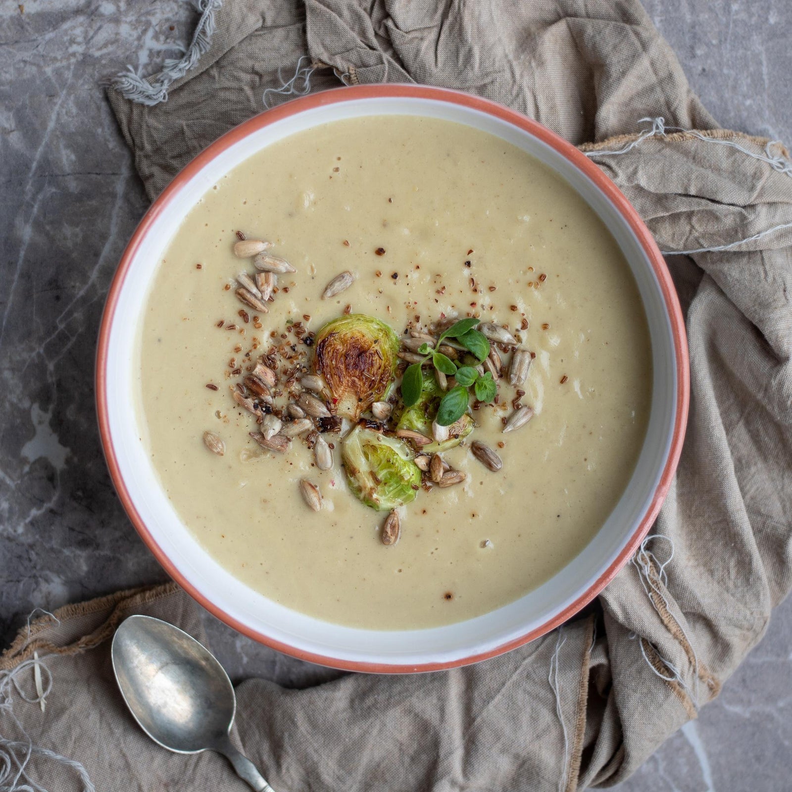 Feine Wirsing-Cremesuppe